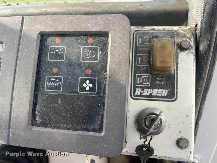 image for item EK8873 Tennant 800 sweeper