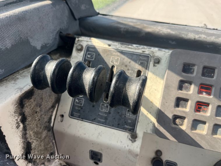 image for item EK8873 Tennant 800 sweeper