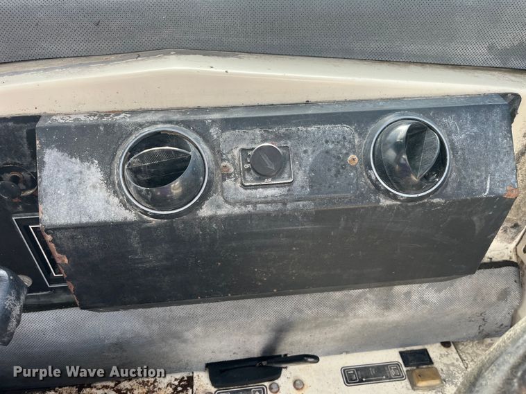 image for item EK8873 Tennant 800 sweeper