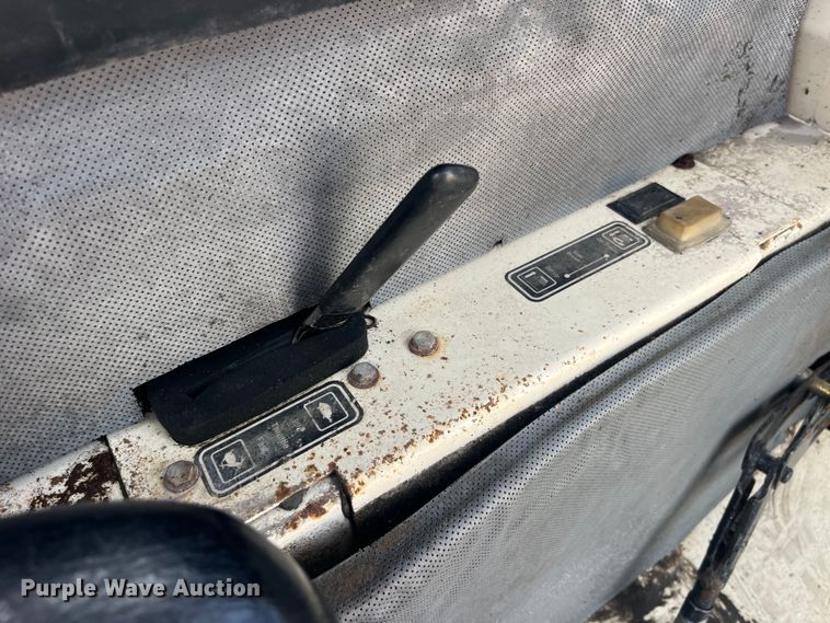 image for item EK8873 Tennant 800 sweeper