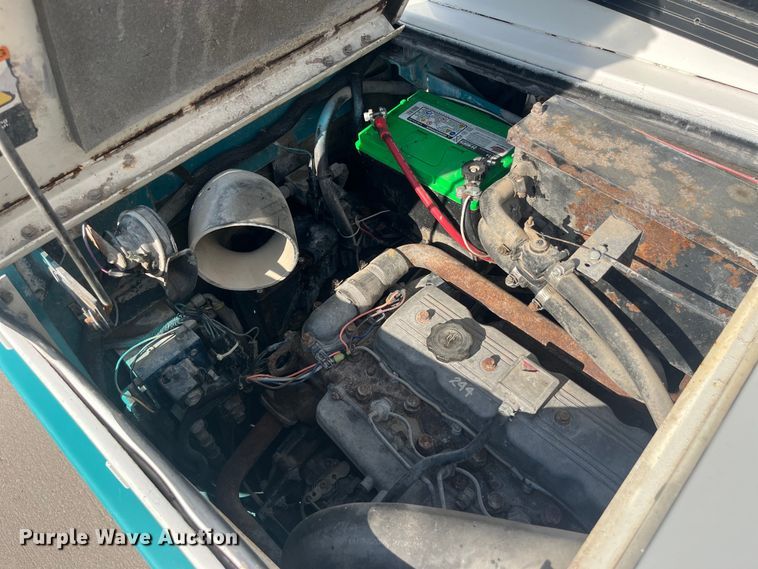 image for item EK8873 Tennant 800 sweeper