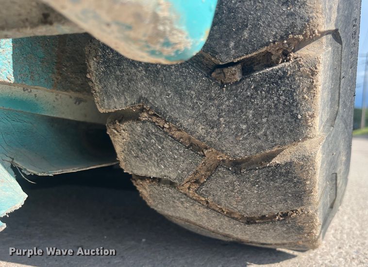 image for item EK8873 Tennant 800 sweeper