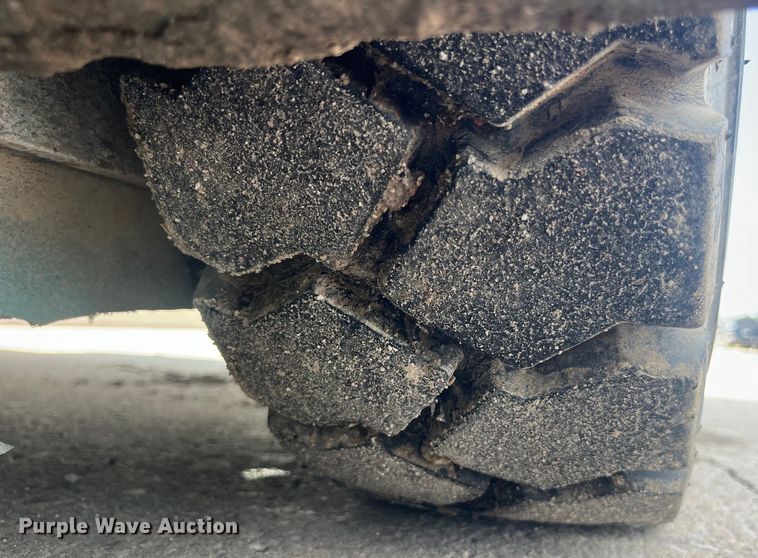 image for item EK8873 Tennant 800 sweeper