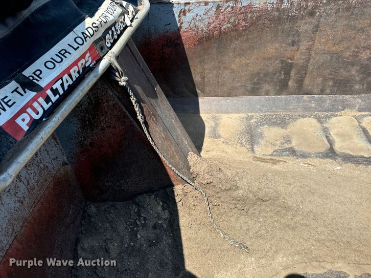 image for item LF9841 2000 International 4900  dump truck