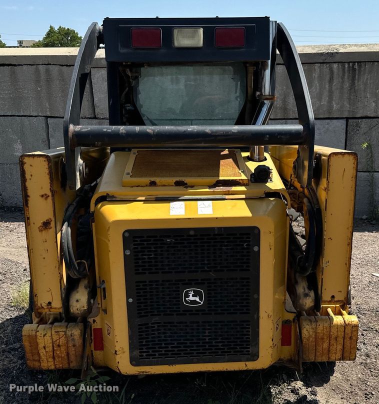 image for item LF9843 2006 John Deere 320 skid steer loader