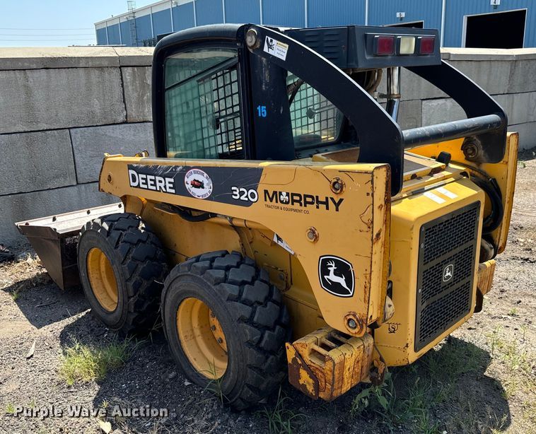 image for item LF9843 2006 John Deere 320 skid steer loader