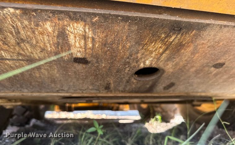 image for item LF9843 2006 John Deere 320 skid steer loader