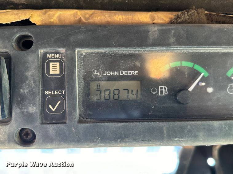 image for item LF9843 2006 John Deere 320 skid steer loader