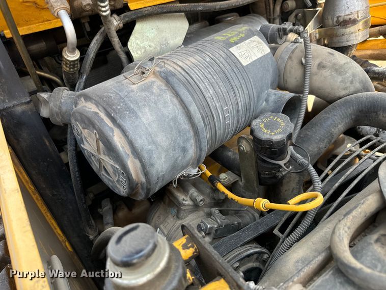 image for item LF9843 2006 John Deere 320 skid steer loader