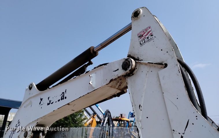 image for item LO9033 2011 Bobcat E32 mini excavator