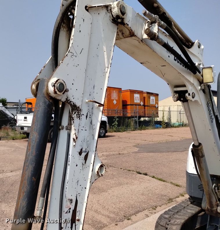 image for item LO9033 2011 Bobcat E32 mini excavator