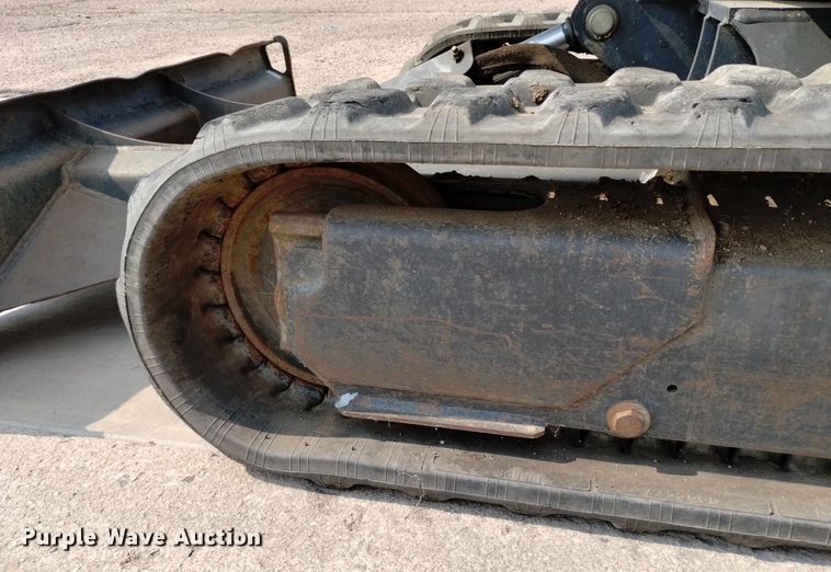 image for item LO9033 2011 Bobcat E32 mini excavator