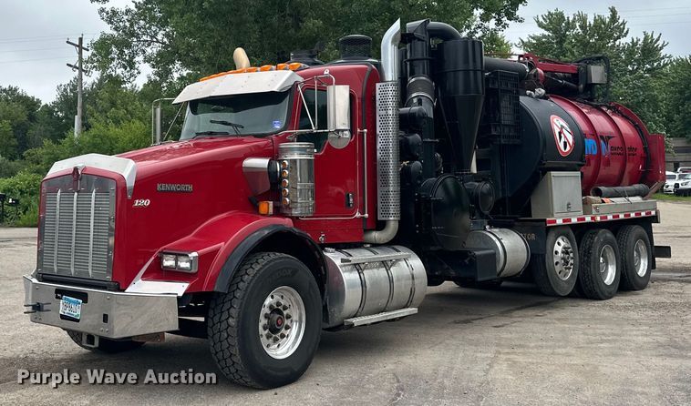 image for item LR9401 2012 Kenworth  T800 hydrovac truck