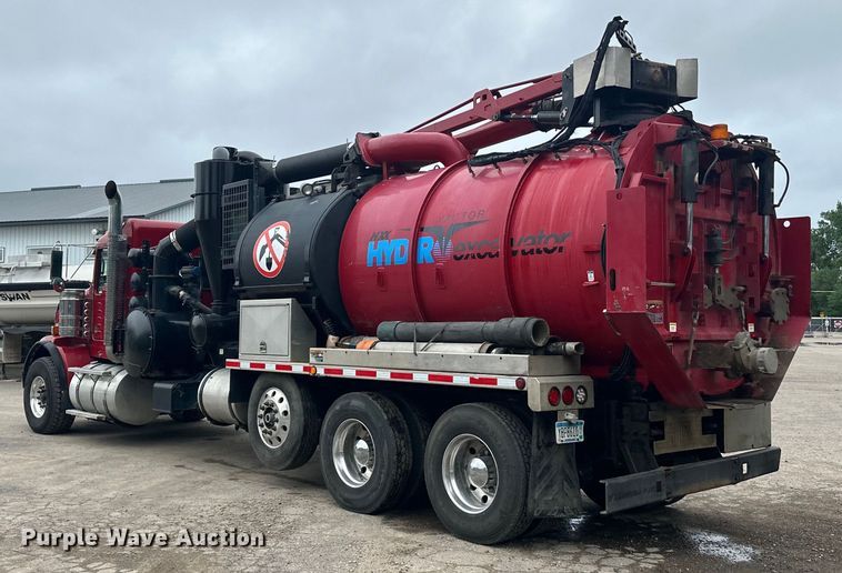 image for item LR9401 2012 Kenworth  T800 hydrovac truck