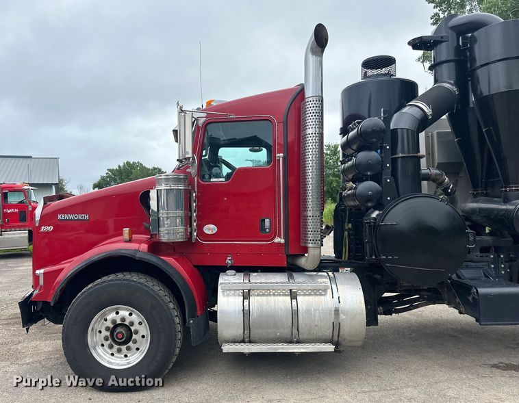 image for item LR9401 2012 Kenworth  T800 hydrovac truck