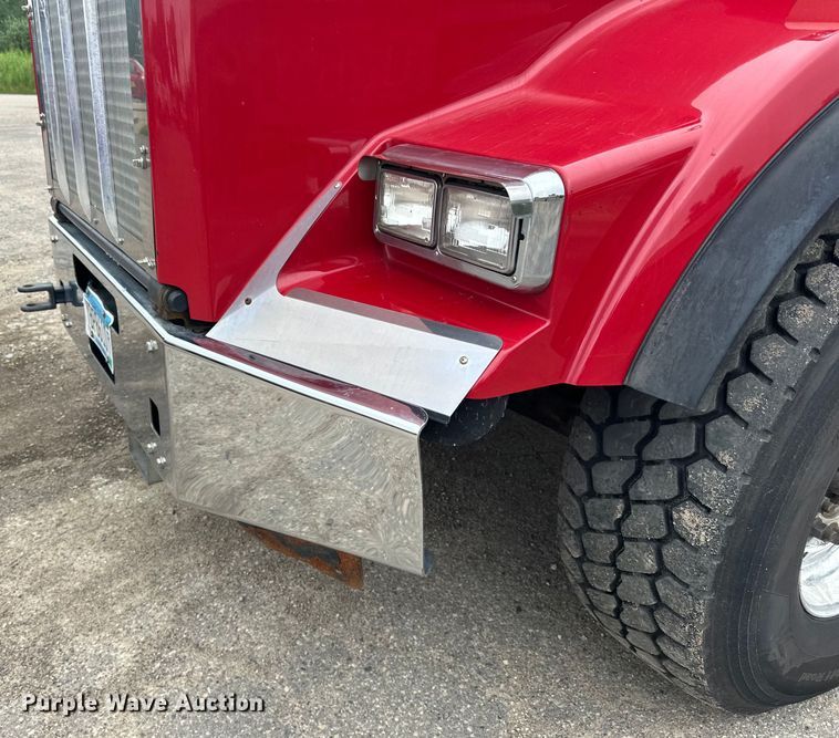 image for item LR9401 2012 Kenworth  T800 hydrovac truck