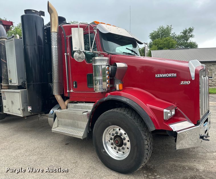 image for item LR9401 2012 Kenworth  T800 hydrovac truck