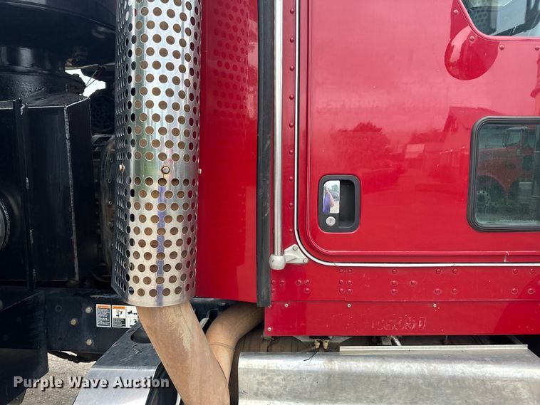 image for item LR9401 2012 Kenworth  T800 hydrovac truck