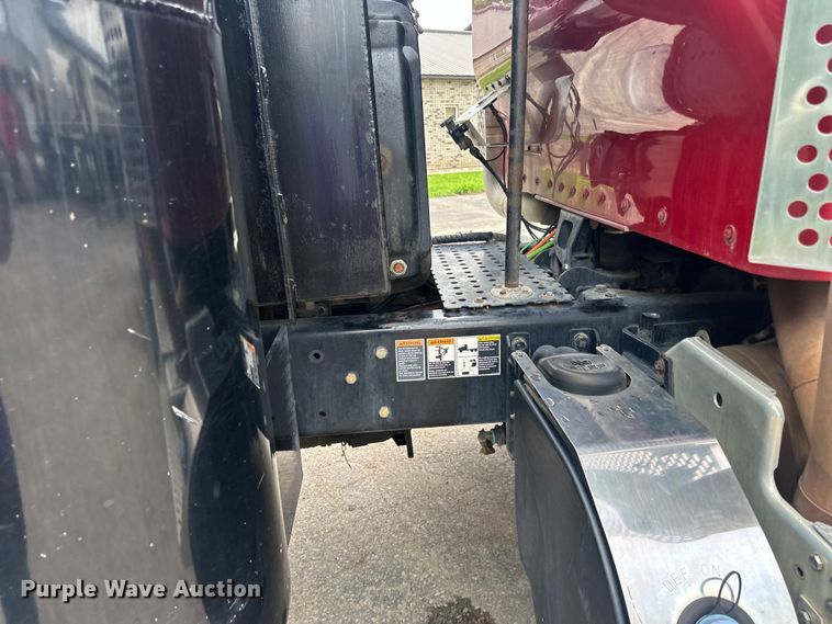 image for item LR9401 2012 Kenworth  T800 hydrovac truck