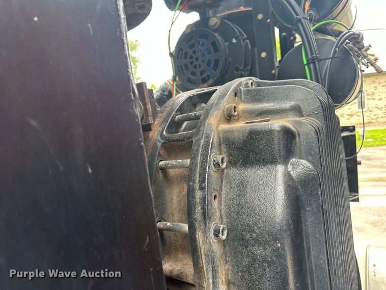 image for item LR9401 2012 Kenworth  T800 hydrovac truck