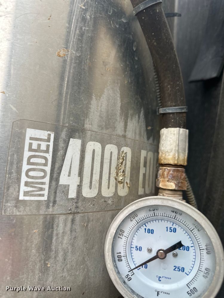 image for item LR9401 2012 Kenworth  T800 hydrovac truck