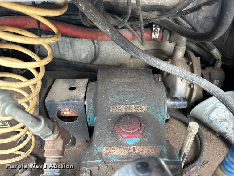 image for item LR9401 2012 Kenworth  T800 hydrovac truck