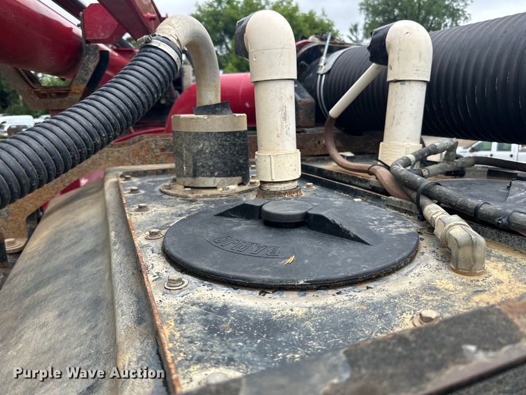 image for item LR9401 2012 Kenworth  T800 hydrovac truck