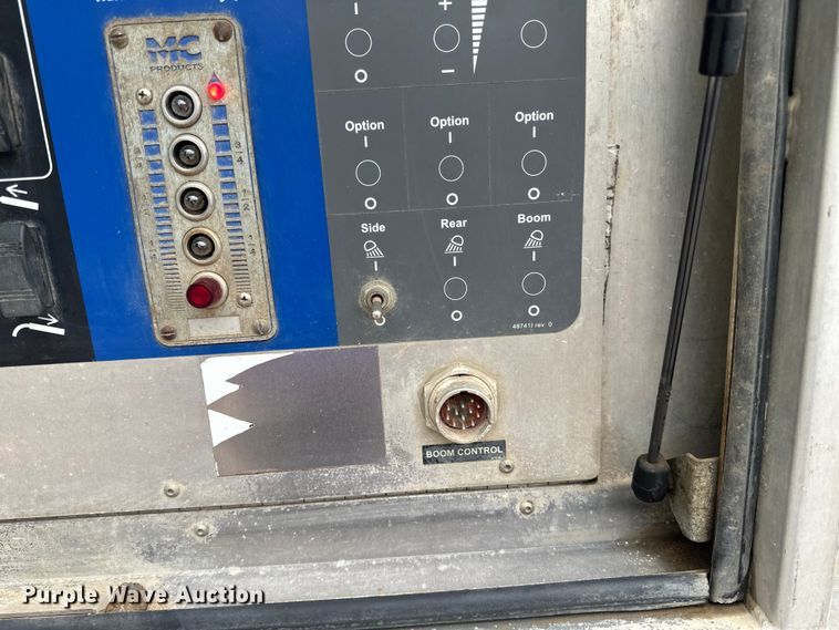 image for item LR9401 2012 Kenworth  T800 hydrovac truck