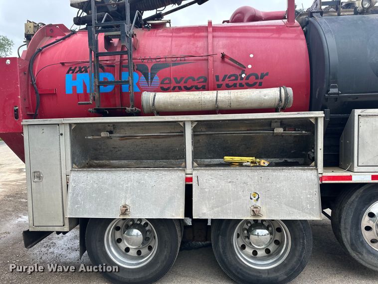 image for item LR9401 2012 Kenworth  T800 hydrovac truck