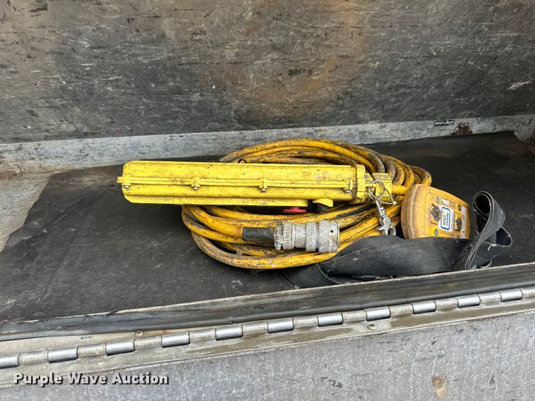 image for item LR9401 2012 Kenworth  T800 hydrovac truck