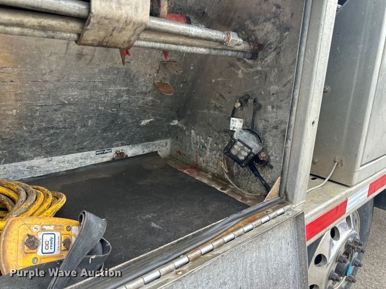 image for item LR9401 2012 Kenworth  T800 hydrovac truck