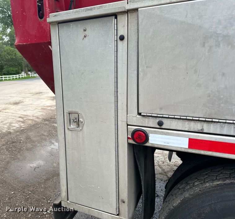 image for item LR9401 2012 Kenworth  T800 hydrovac truck