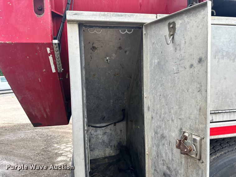 image for item LR9401 2012 Kenworth  T800 hydrovac truck