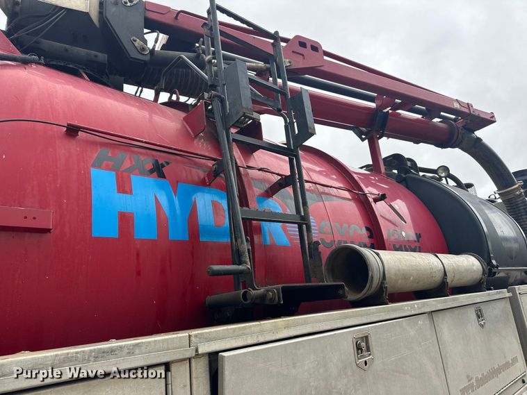 image for item LR9401 2012 Kenworth  T800 hydrovac truck