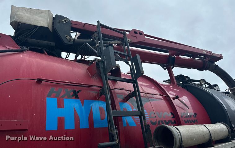 image for item LR9401 2012 Kenworth  T800 hydrovac truck