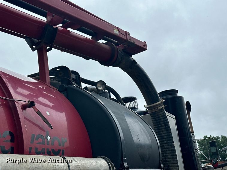 image for item LR9401 2012 Kenworth  T800 hydrovac truck