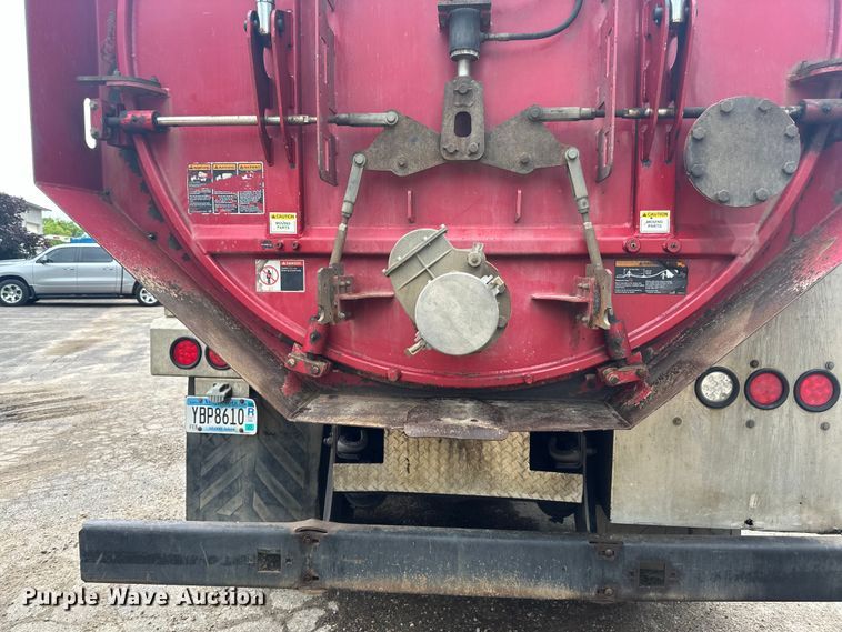 image for item LR9401 2012 Kenworth  T800 hydrovac truck