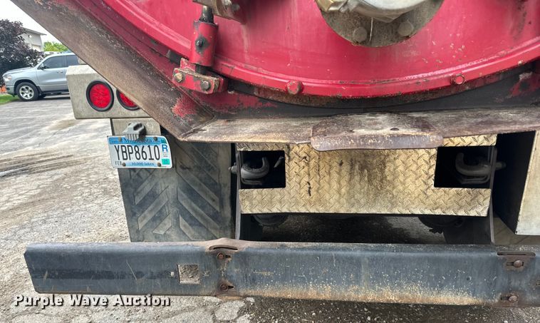 image for item LR9401 2012 Kenworth  T800 hydrovac truck