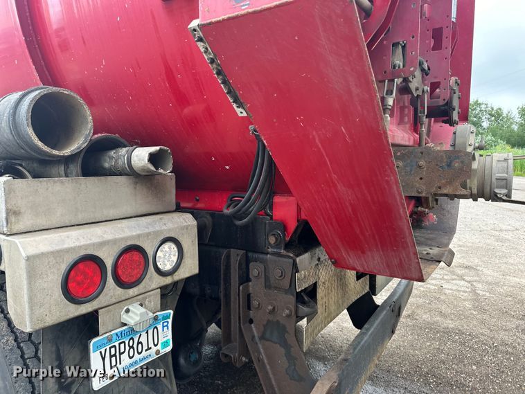 image for item LR9401 2012 Kenworth  T800 hydrovac truck