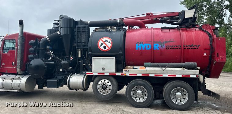 image for item LR9401 2012 Kenworth  T800 hydrovac truck