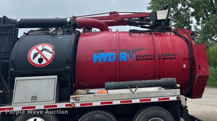 image for item LR9401 2012 Kenworth  T800 hydrovac truck