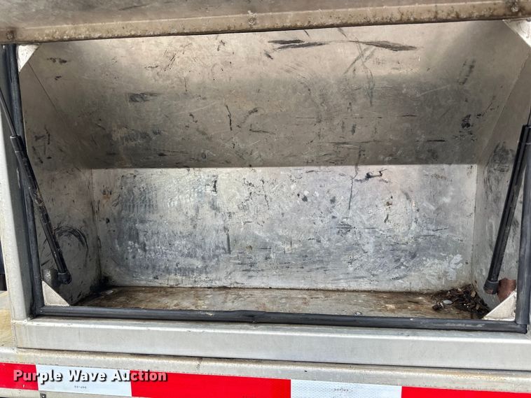 image for item LR9401 2012 Kenworth  T800 hydrovac truck