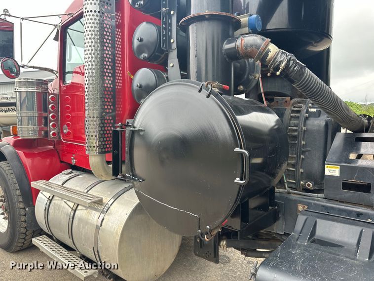 image for item LR9401 2012 Kenworth  T800 hydrovac truck