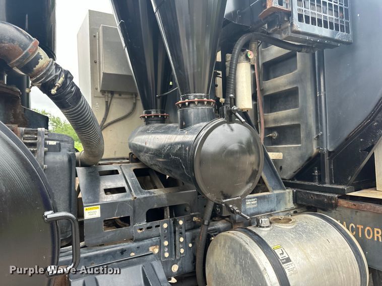 image for item LR9401 2012 Kenworth  T800 hydrovac truck