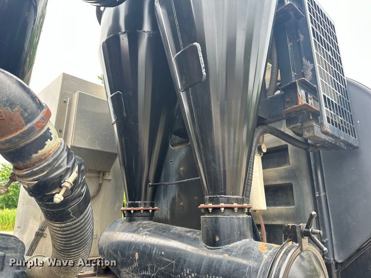 image for item LR9401 2012 Kenworth  T800 hydrovac truck