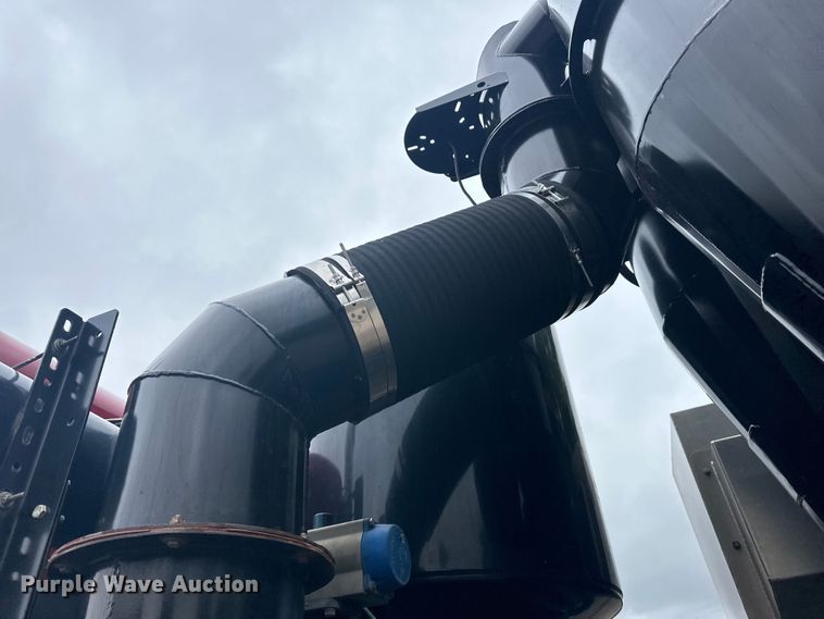 image for item LR9401 2012 Kenworth  T800 hydrovac truck