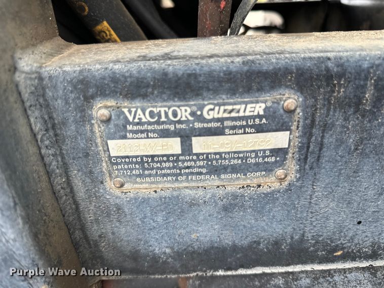 image for item LR9401 2012 Kenworth  T800 hydrovac truck