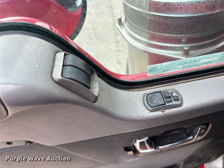 image for item LR9401 2012 Kenworth  T800 hydrovac truck