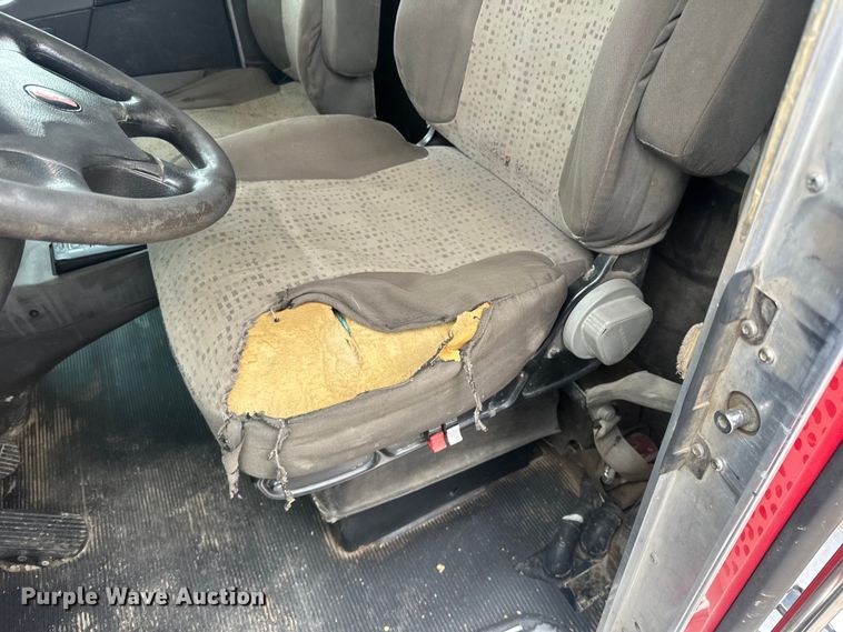 image for item LR9401 2012 Kenworth  T800 hydrovac truck