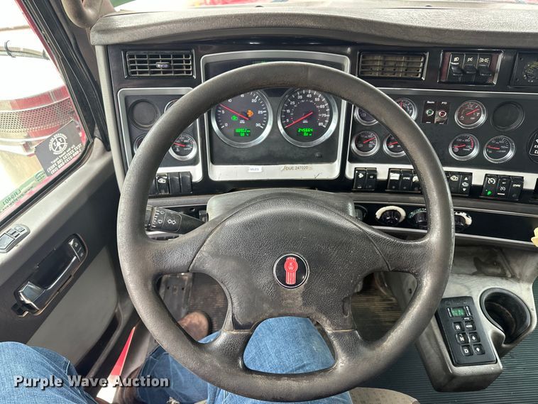 image for item LR9401 2012 Kenworth  T800 hydrovac truck